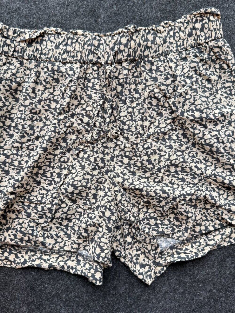 Banana Republic Floral Elastic Waist Shorts Women XS Beige Blue Gray